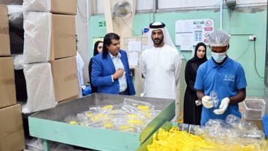 ابن طوق يؤكد خلال جولة ميدانية بأبوظبي استقرار الأسعار وتوافر السلع الاستراتيجية بكميات كافية وآمنة