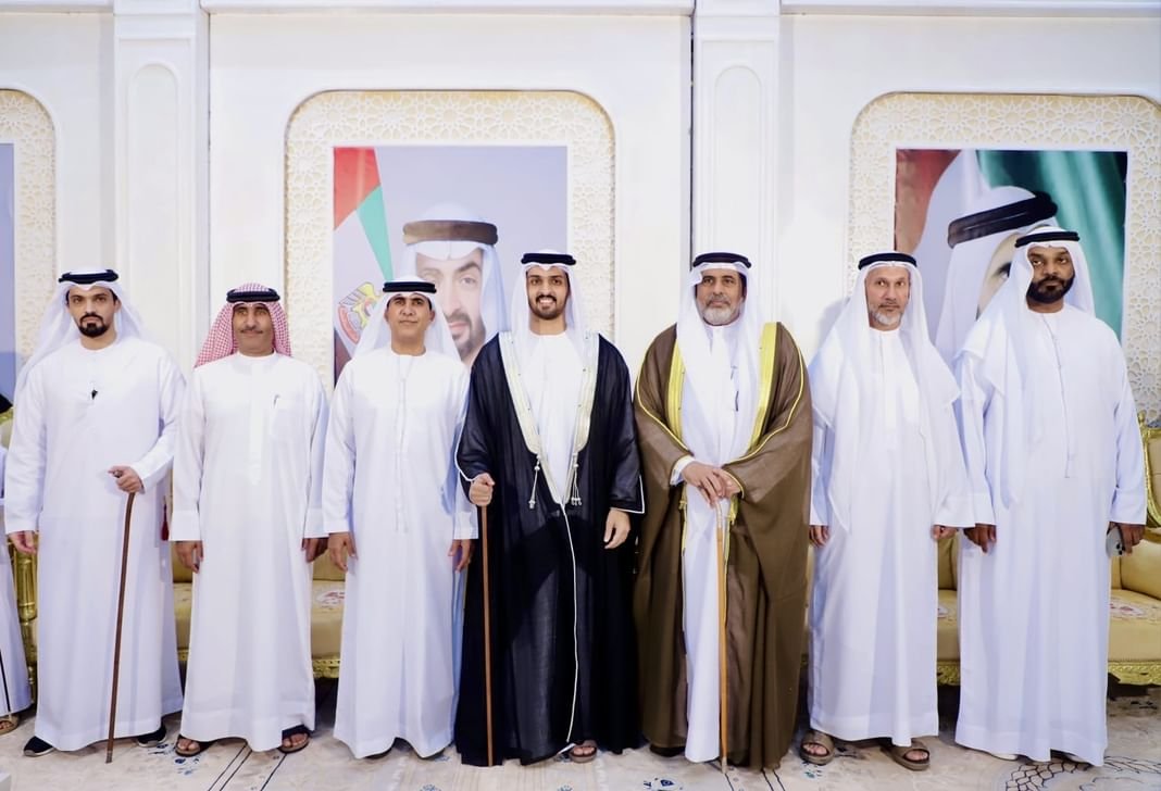 سالم بن سلطان القاسمي والشيوخ يحضرون حفل زفاف عيسى المناعي برأس الخيمة 1 سالم بن سلطان القاسمي والشيوخ يحضرون حفل زفاف عيسى المناعي برأس الخيمة