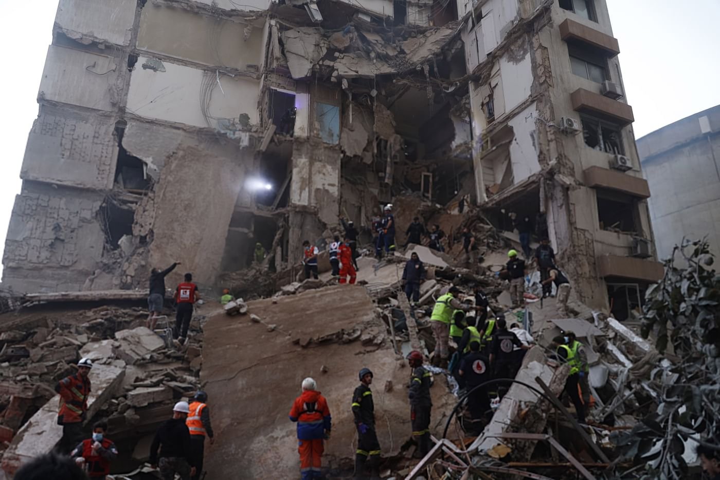 254 قتيلا و1165 مصابا حصيلة الغارات الإسرائيلية على لبنان 1 254 قتيلا و1165 مصابا حصيلة الغارات الإسرائيلية على لبنان