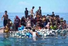 250 شخصاً في عداد المفقودين بعد انقلاب قارب للاجئين ببحر "أندامان"