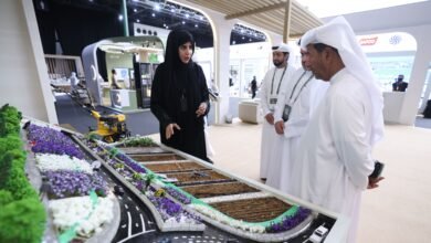 بلدية العين تطبق تقنية التعقيم الحراري للتربة لتعزيز الاستدامة الزراعية والقضاء على الأعشاب الضارة