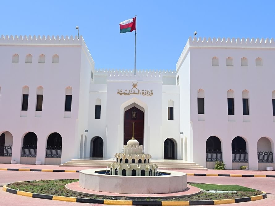 سلطنة عُمان تُدين الاعتداء على سفارة الإمارات في سوريا 1 سلطنة عُمان تُدين الاعتداء على سفارة الإمارات في سوريا