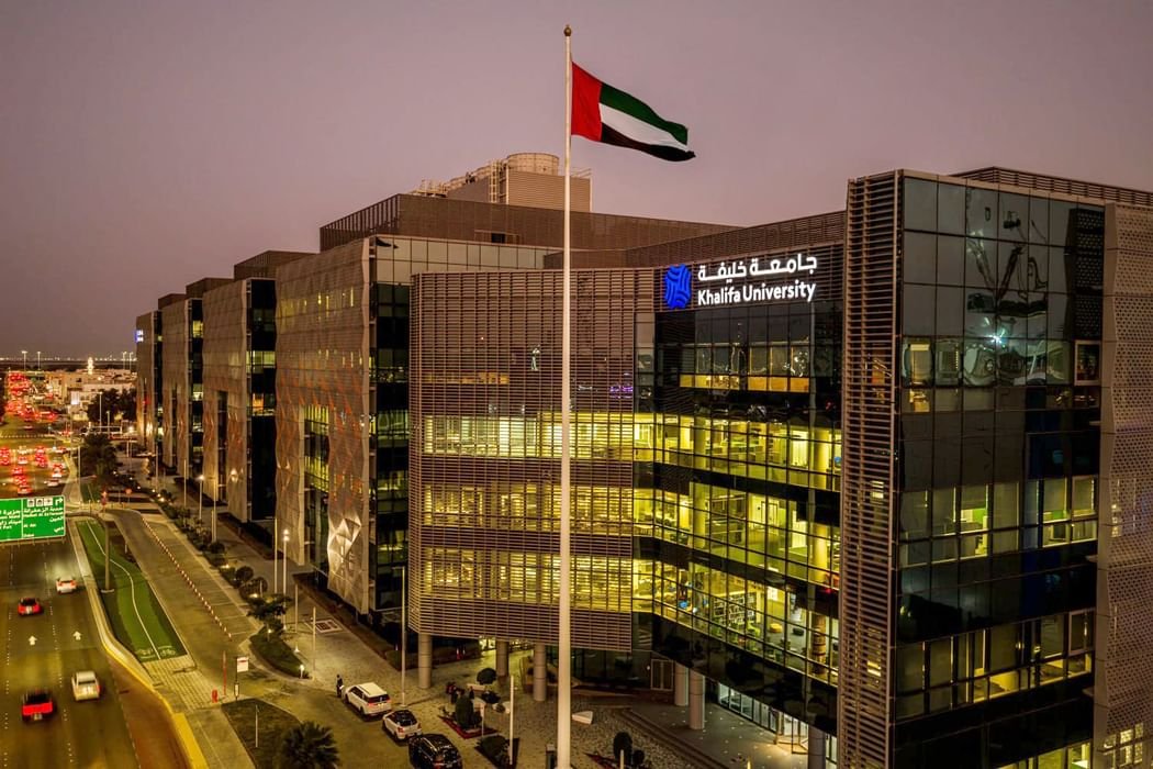 جامعة خليفة تطلق نموذجا لغويا للذكاء الاصطناعي بنطاق الترددات الراديوية 1 جامعة خليفة تطلق نموذجا لغويا للذكاء الاصطناعي بنطاق الترددات الراديوية