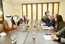 صقر غباش ونائب رئيس البرلمان الأردني يجددان إدانتهما للاعتداءات الإيرانية الغاشمة