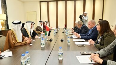 صقر غباش ونائب رئيس البرلمان الأردني يجددان إدانتهما للاعتداءات الإيرانية الغاشمة