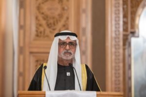 نهيان بن مبارك يحضر احتفالات عيد القيامة في الكنيسة القبطية الأرثوذكسية المصرية بأبوظبي