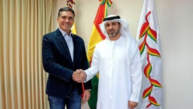 سفير الإمارات يبحث مع وزير التنمية الإنتاجية والريفية والمياه في بوليفيا سبل تعزيز التعاون