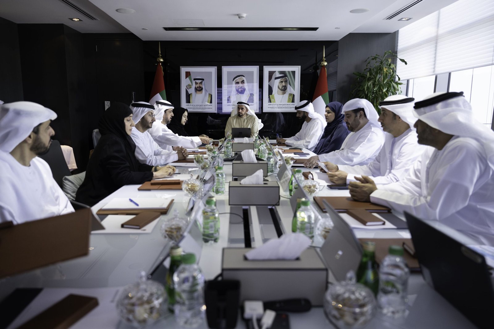 برئاسة سيف بن زايد.. "الاتحادي للتركيبة السكانية" يستعرض مستجدات الإطار السكاني الوطني (2031) 1 برئاسة سيف بن زايد.. "الاتحادي للتركيبة السكانية" يستعرض مستجدات الإطار السكاني الوطني (2031)