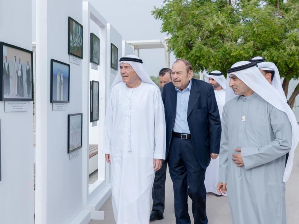 زكي نسيبة يفتتح معرض "مسيرة منذ 1976" لتوثيق 50 عاماً من ريادة جامعة الإمارات 1 زكي نسيبة يفتتح معرض "مسيرة منذ 1976" لتوثيق 50 عاماً من ريادة جامعة الإمارات