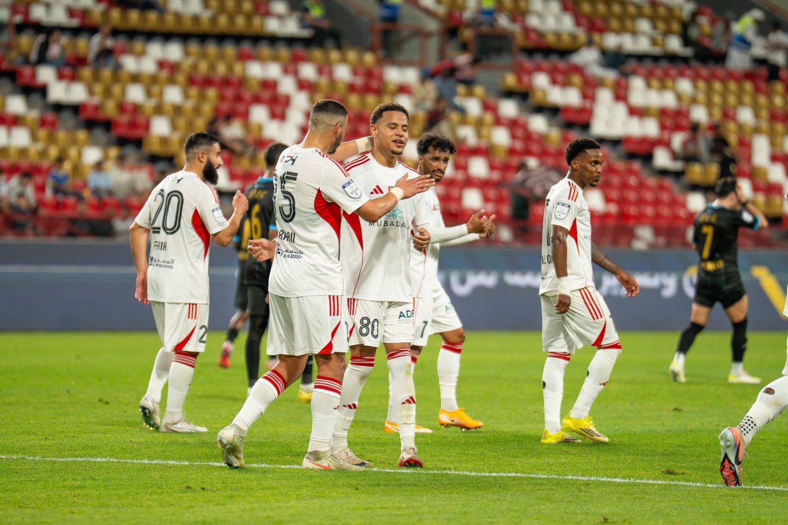 فخر أبوظبي.. الجزيرة يعاقب دبا برباعية مثيرة 1 الجزيرة