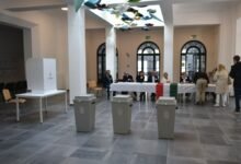 إغلاق صناديق الاقتراع في المجر وسط مشاركة قياسية