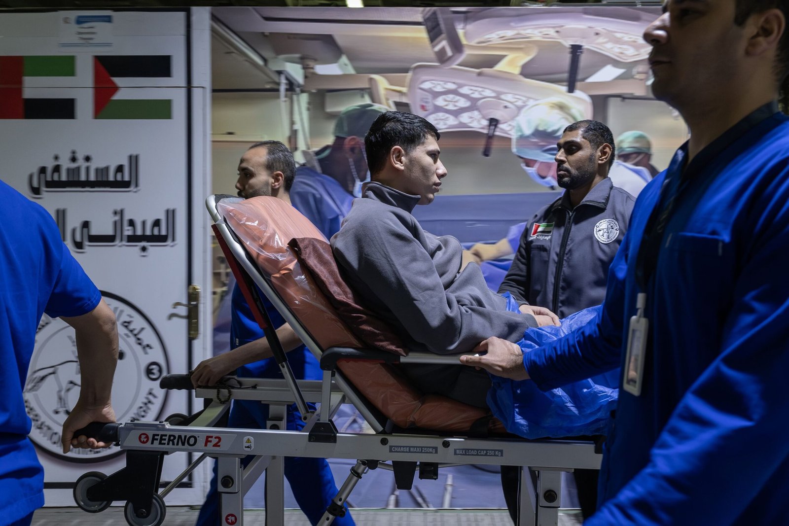 المستشفى الإماراتي العائم يستقبل مرضى جدد من غزة ليرتفع الإجمالي إلى 66 مريضاً 1 المستشفى الإماراتي العائم يستقبل مرضى جدد من غزة ليرتفع الإجمالي إلى 66 مريضاً