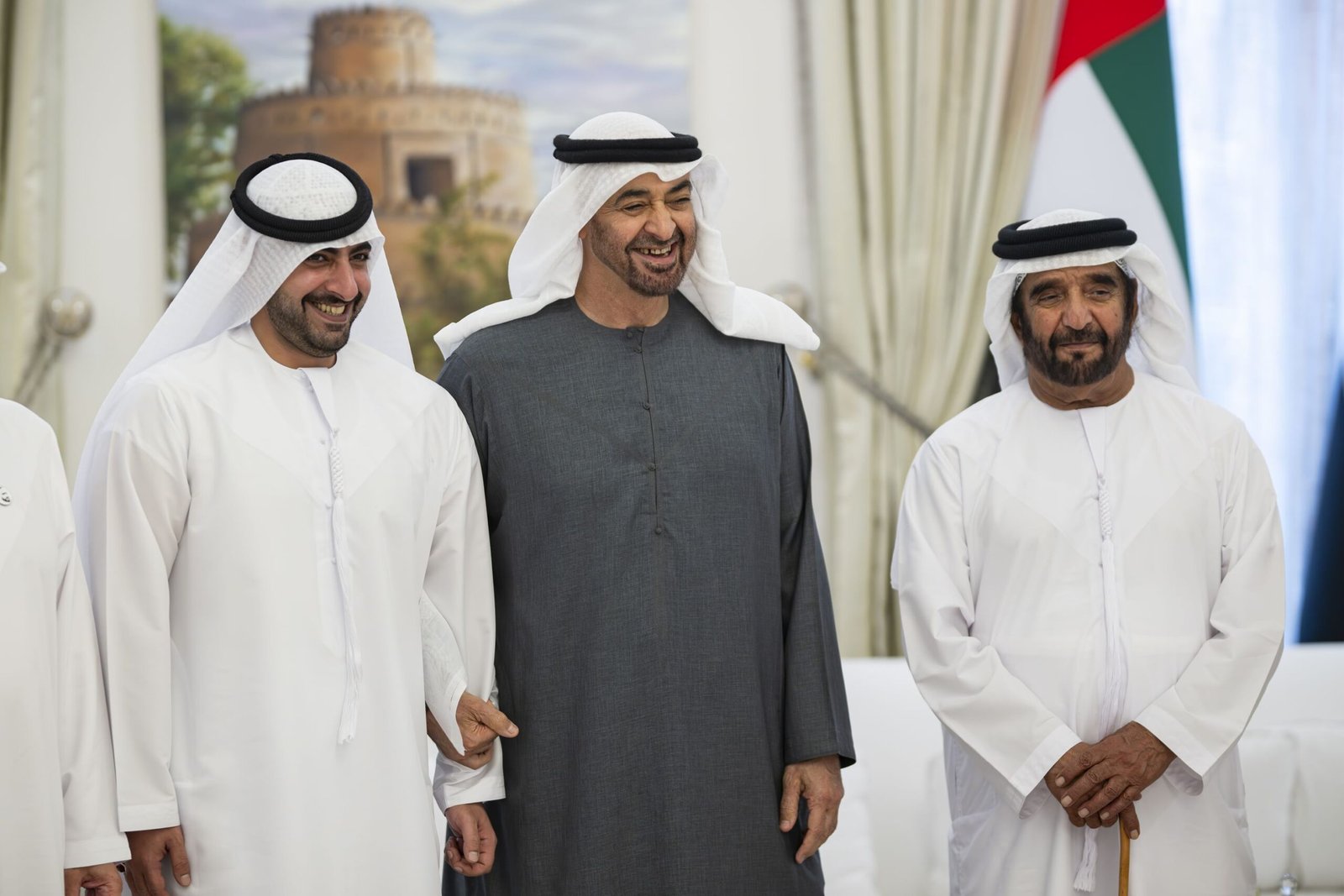 رئيس الدولة والشيوخ يحضرون حفل زفاف زايد بن طحنون بن محمد 1 رئيس الدولة والشيوخ يحضرون حفل زفاف زايد بن طحنون بن محمد