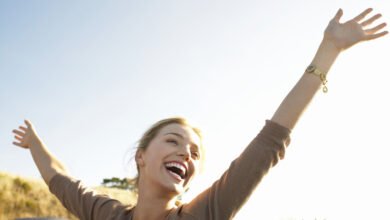 هل التفاؤل يطيل عمر العقل؟.. دراسة توضح تأثيره على الخرف