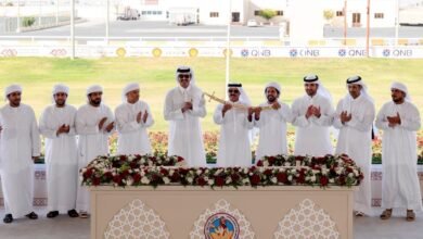 سلطان بن حمدان يهنئ القيادة الرشيدة بفوز هجن الرئاسة بالسيف الذهبي في مهرجان قطر