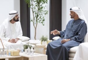 رئيس الدولة ومحمد بن راشد: الإمارات نجحت في مواجهة الأزمة بترابط شعبها وكفاءة مؤسساتها