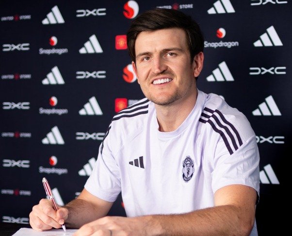 رسميًا.. تجديد عقد نجم مانشستر يونايتد 1 رسميًا.. تجديد عقد نجم مانشستر يونايتد