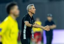 سوزا يتغنى بجودة لاعبي شباب الأهلي بعد التأهل الآسيوي