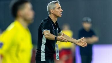 سوزا يتغنى بجودة لاعبي شباب الأهلي بعد التأهل الآسيوي