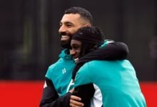 بدراجة أطفال.. سوبوسلاي يسخر من صلاح