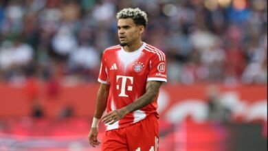 أسطورة ليفربول ينفجر غضبًا من بيع لويس دياز