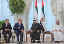 رئيس الدولة يلتقي رئيس مجلس إدارة شركة بلاك روك