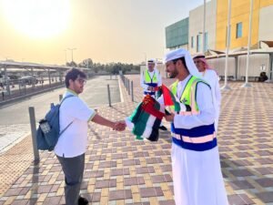 شرطة أبوظبي تشارك في مبادرة "فخورين بالإمارات"