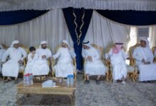 حمدان بن محمد يقدّم واجب العزاء في وفاة حميد حارب المهيري