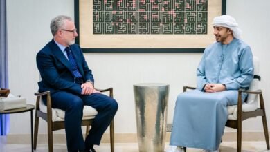 عبدالله بن زايد يستقبل المستشار الأول لرئيس الوزراء الكندي لشؤون السياسة الخارجية والدفاع والأمن