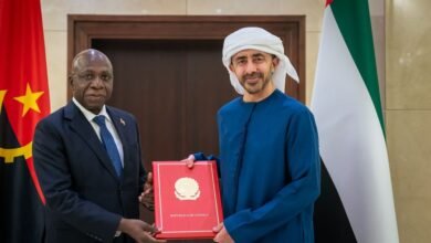 رئيس الدولة يتلقى رسالة خطية من رئيس أنغولا تسلمها عبدالله بن زايد