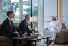 مكتوم بن محمد يلتقي الرئيس التنفيذي لشركة "سي في سي كابيتال بارتنرز" العالمية