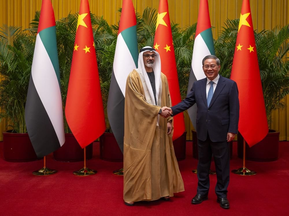 ولي عهد أبوظبي ورئيس مجلس الدولة الصيني يبحثان تعزيز الشراكة الاستراتيجية الشاملة وتوسيع آفاق التعاون بين البلدين 1 ولي عهد أبوظبي ورئيس مجلس الدولة الصيني يبحثان تعزيز الشراكة الاستراتيجية الشاملة وتوسيع آفاق التعاون بين البلدين