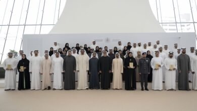 خالد بن محمد بن زايد يكرم الفائزين بجائزة أبوظبي للأداء الحكومي المتميز