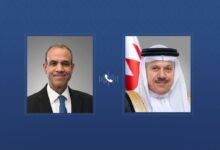 وزيرا خارجية البحرين ومصر يبحثان هاتفيا مستجدات الأوضاع الإقليمية