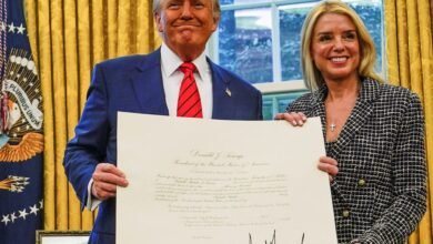 الرئيس الأمريكي يقيل وزيرة العدل