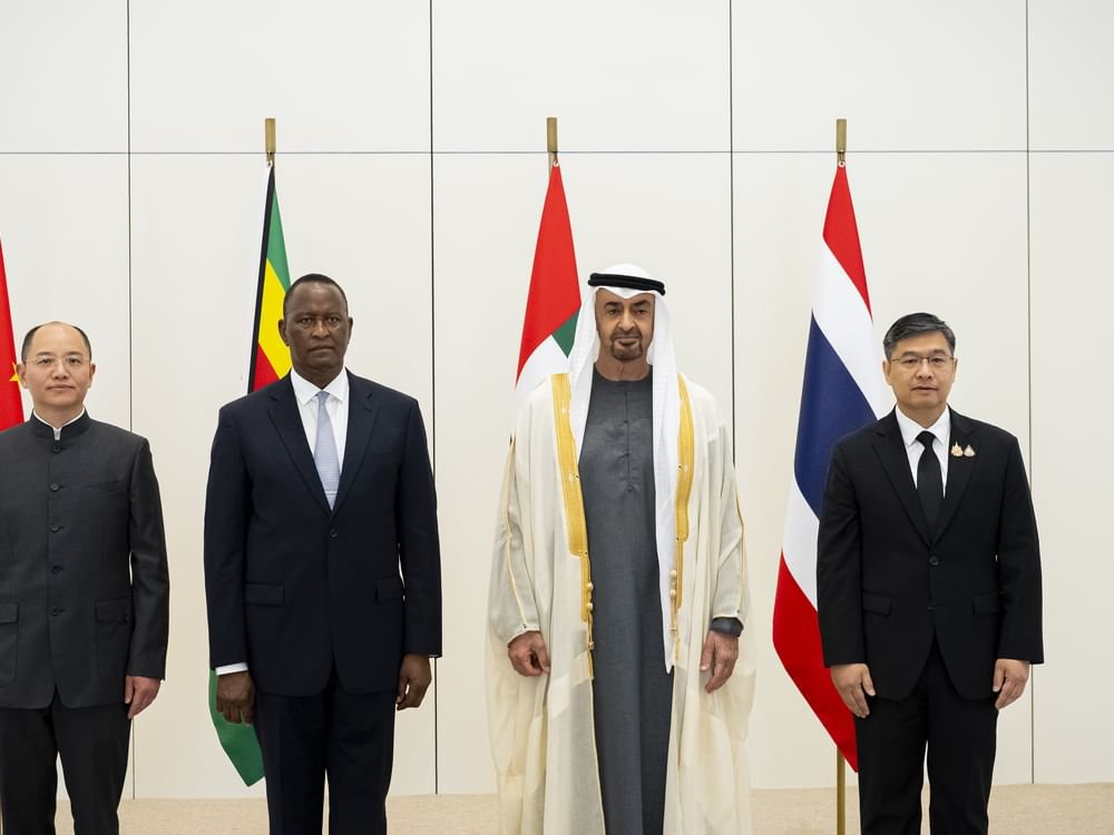 رئيس الدولة يتسلم أوراق اعتماد عدد من السفراء الجدد المعينين لدى الإمارات 1 رئيس الدولة يتسلم أوراق اعتماد عدد من السفراء الجدد المعينين لدى الإمارات