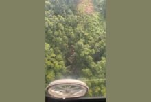 مصرع 8 أشخاص في تحطم مروحية بإندونيسيا