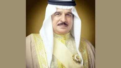 ملك البحرين يبحث مع قائد القيادة المركزية الأمريكية تطورات الأحداث الإقليمية والدولية