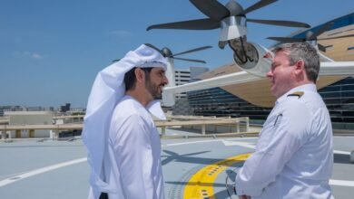 حمدان بن محمد يتفقّد سير العمل في أول محطة للإقلاع والهبوط العمودي للتاكسي الجوي بالقرب من مطار دبي الدولي 1 حمدان بن محمد يتفقّد سير العمل في أول محطة للإقلاع والهبوط العمودي للتاكسي الجوي بالقرب من مطار دبي الدولي