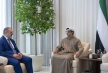 منصور بن زايد يستقبل المبعوث الخاص للرئيس البيلاروسي