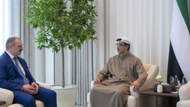 منصور بن زايد يستقبل المبعوث الخاص للرئيس البيلاروسي
