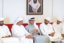 منصور بن زايد يعزي في وفاة محمد سفر الهاجري