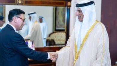 سعود بن صقر يستقبل السفير الكندي