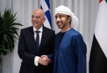 عبدالله بن زايد يستقبل وزير الدفاع اليوناني ويبحثان العلاقات الاستراتيجية والتطورات في المنطقة