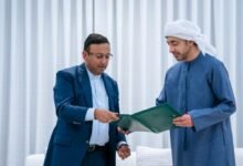 رئيس الدولة يتلقى رسالة خطية من رئيس وزراء بنغلاديش تسلمها عبدالله بن زايد