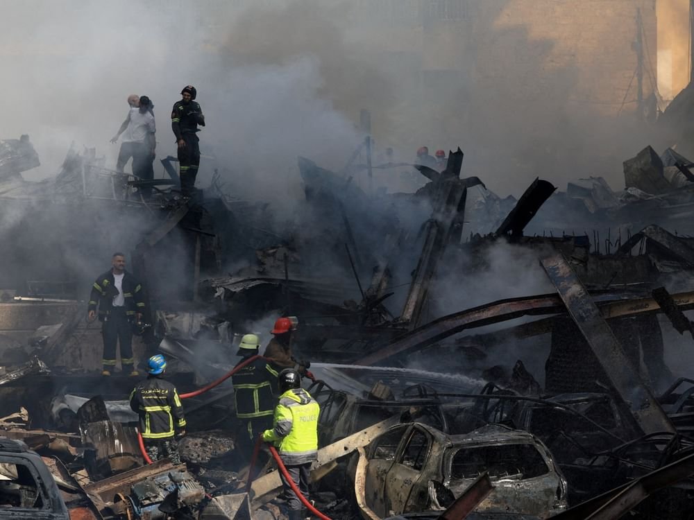 ارتفاع حصيلة ضحايا الغارات الإسرائيلية على لبنان إلى 303 قتلى و1150 جريحاً 1 ارتفاع حصيلة ضحايا الغارات الإسرائيلية على لبنان إلى 303 قتلى و1150 جريحاً