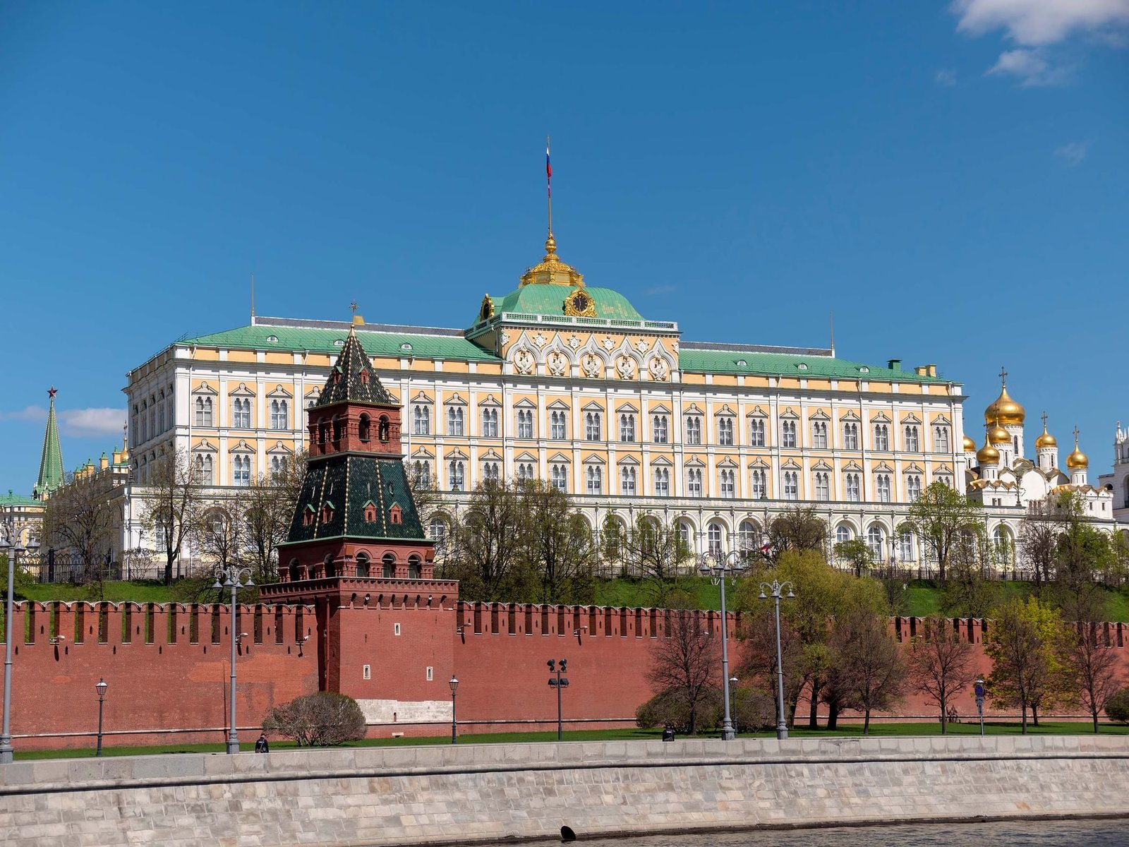 روسيا تعلن هدنة مؤقتة في أوكرانيا بمناسبة عيد الفصح 1 روسيا تعلن هدنة مؤقتة في أوكرانيا بمناسبة عيد الفصح