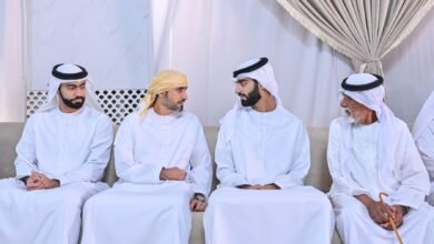 حميد وراشد بن عمار يقدّمان واجب العزاء في وفاة موزة عبيد ضاعن