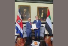 سفير الإمارات يقدم نسخة من أوراق اعتماده إلى وزير الخارجية والأديان في كوستاريكا