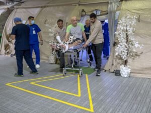 المستشفى الإماراتي العائم بالعريش يستقبل حالتين جديدتين من قطاع غزة ليرتفع إجمالي المرضى إلى 85 منذ إعادة افتتاح معبر رفح
